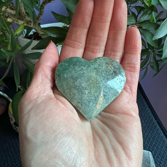 Moss Agate Crystal Heart (#9) - Picture 2 of 10